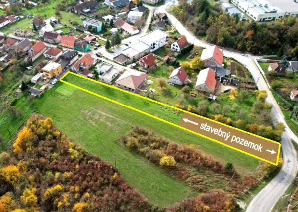 STAVEBNÝ POZEMOK 2250 m2 TRENČIANSKE MITICE