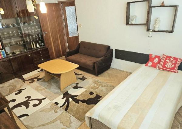 2,5 izbový byt Bánovce nad Bebravou / CENTRUM- STRED / KOMPLETNE ZARIA