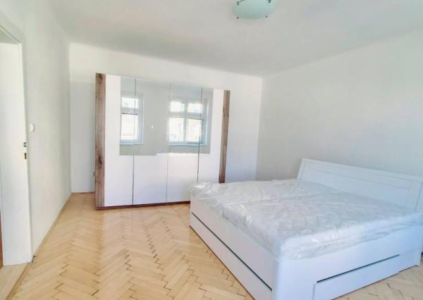 Na prenájom staromestský 3-izbový byt, Tobrucká ul., BA – Staré Mesto