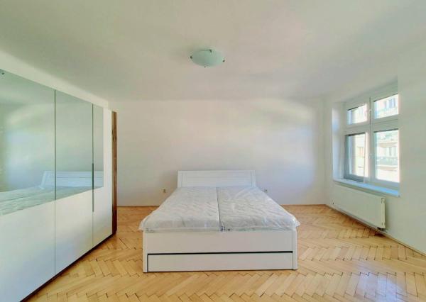 Na prenájom staromestský 3-izbový byt, Tobrucká ul., BA – Staré Mesto