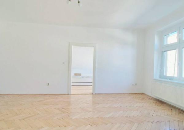 Na prenájom staromestský 3-izbový byt, Tobrucká ul., BA – Staré Mesto