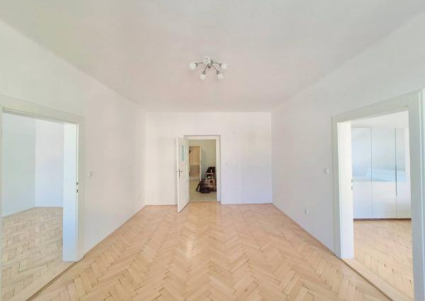 Na prenájom staromestský 3-izbový byt, Tobrucká ul., BA – Staré Mesto