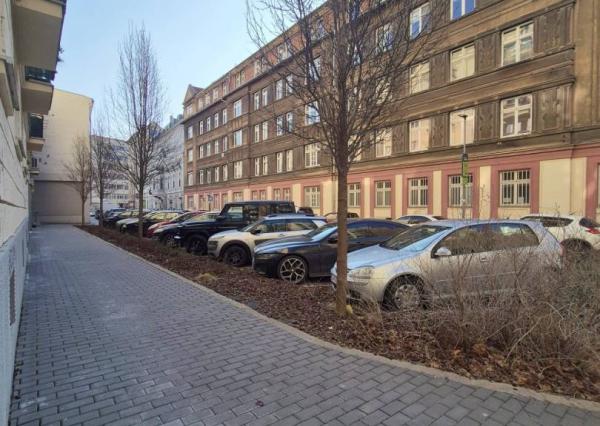 Na prenájom staromestský 3-izbový byt, Tobrucká ul., BA – Staré Mesto