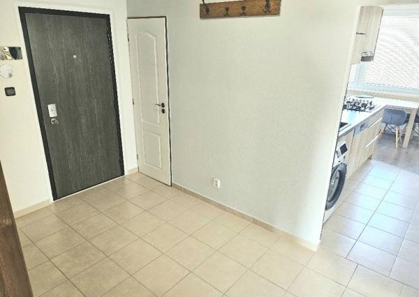 3 izbový byt Bánovce nad Bebravou / DUBNIČKA / BALKÓN / PIVNICA/ ZARIA