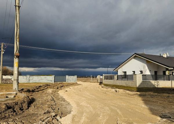 PREDAJ STAVEBNÝ POZEMOK 634 M² BOROVCE /VODA, ELEKTRINA, KANALIZÁCIA/