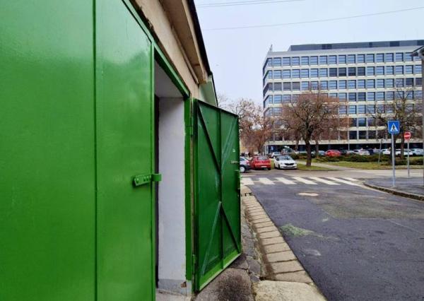 Na predaj garáž, 18 m², Gusevova ul., Bratislava - Mlynské Nivy