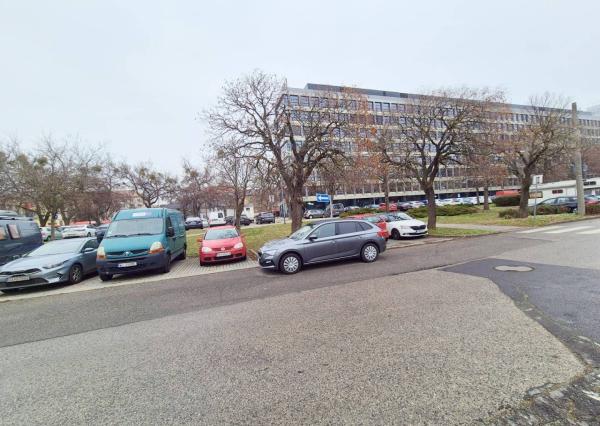 Na predaj garáž, 18 m², Gusevova ul., Bratislava - Mlynské Nivy