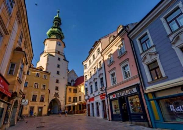 Kancelársky priestor  78 m², Michalská ul. Staré Mesto, voľný ihneď