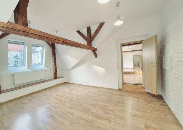 Administratívny priestor, 111 m², Jakubovo nám., klimatizovaný, voľný