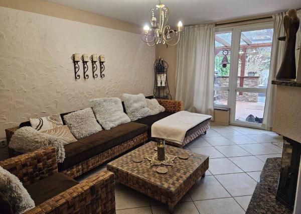 6 izbový rodinný dom v obci Mikušovce  , pozemok 1048 m2