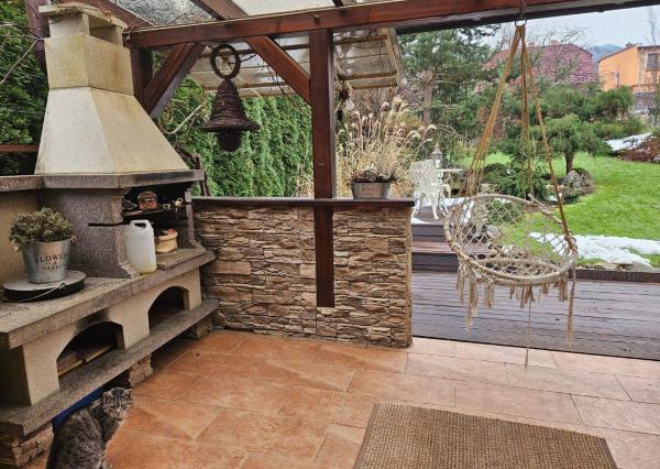 6 izbový rodinný dom v obci Mikušovce  , pozemok 1048 m2