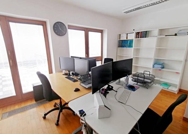 Na prenájom kancelársky priestor s terasou, Ventúrska ul., ihneď voľný