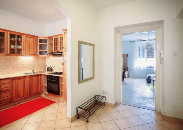 Na prenájom 2,5 izbový byt, 76 m², Dostojevského rad, BA – Staré Mesto