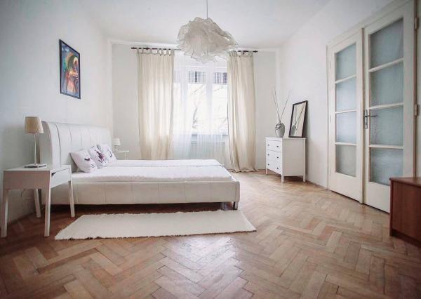 Na prenájom 2,5 izbový byt, 76 m², Dostojevského rad, BA – Staré Mesto