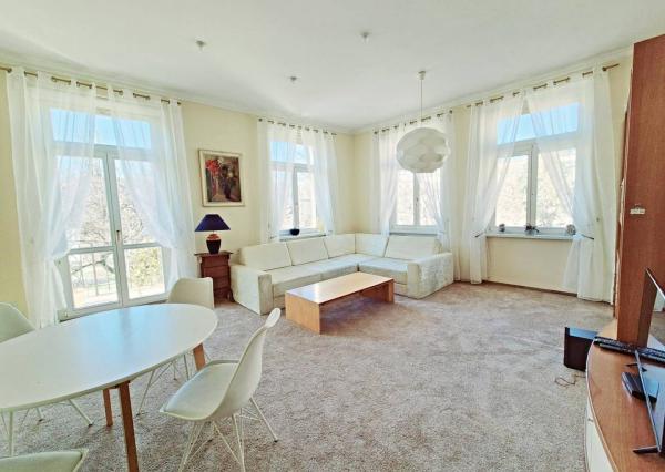 Na prenájom krásny 3-izbový staromestský byt 111 m², Senkiewiczova