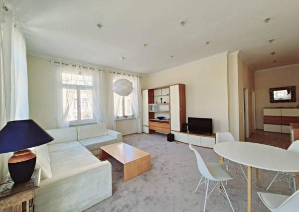 Na prenájom krásny 3-izbový staromestský byt 111 m², Senkiewiczova