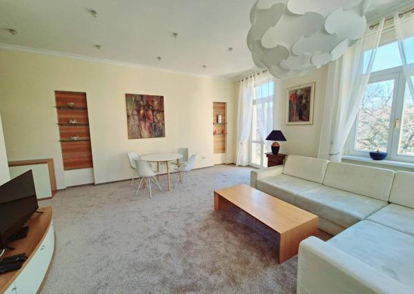 Na prenájom krásny 3-izbový staromestský byt 111 m², Senkiewiczova