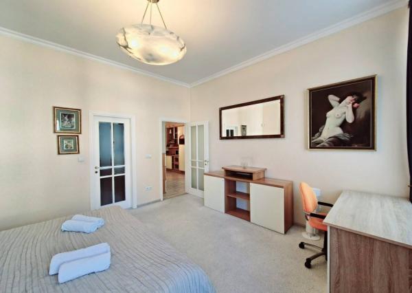 Na prenájom krásny 3-izbový staromestský byt 111 m², Senkiewiczova