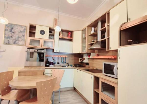 Na prenájom krásny 3-izbový staromestský byt 111 m², Senkiewiczova