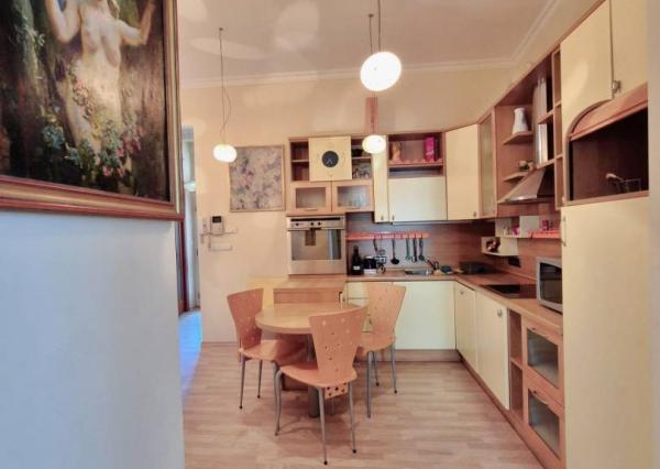 Na prenájom krásny 3-izbový staromestský byt 111 m², Senkiewiczova