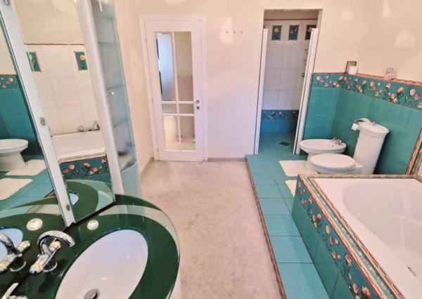 Na prenájom krásny 3-izbový staromestský byt 111 m², Senkiewiczova