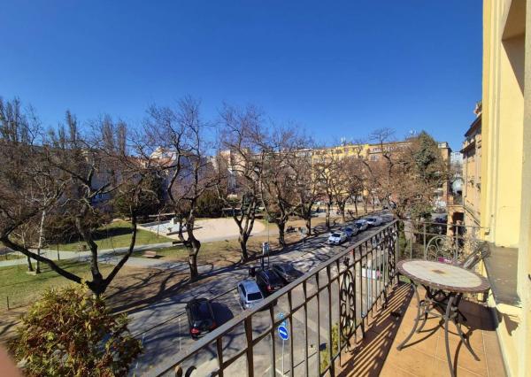 Na prenájom krásny 3-izbový staromestský byt 111 m², Senkiewiczova