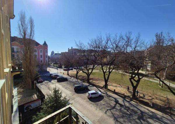 Na prenájom krásny 3-izbový staromestský byt 111 m², Senkiewiczova