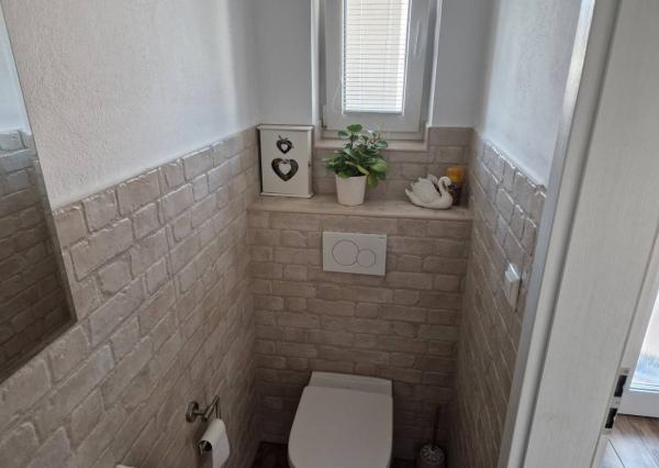 Novostavba - bungalov 100 m2 v obci Košeca, pozemok 800 m2