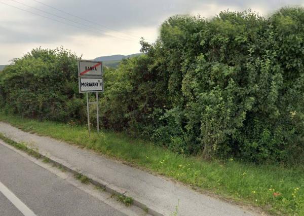 Predaj spoluvlastnícky podiel k pozemku 1200m2  - Banka / Moravany n/V