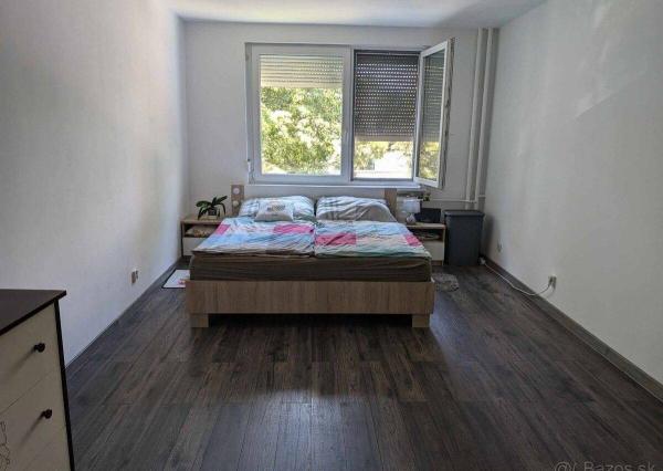 Predaj 3 izbový moderný byt v centre s balkónom