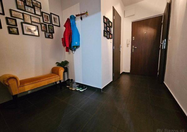 Predaj 3 izbový moderný byt v centre s balkónom