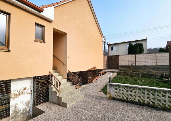 *REZERVOVANÉ*  4-izb rodinný dom s pozemkom 900 m²  - Moravany n/V