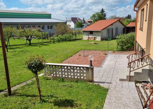 *REZERVOVANÉ*  4-izb rodinný dom s pozemkom 900 m²  - Moravany n/V