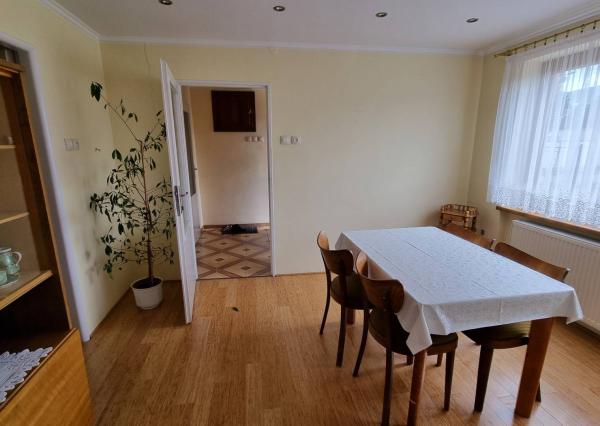 *REZERVOVANÉ*  4-izb rodinný dom s pozemkom 900 m²  - Moravany n/V