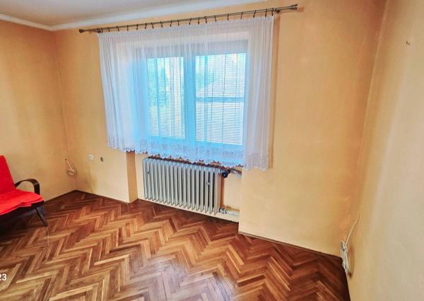 *REZERVOVANÉ*  4-izb rodinný dom s pozemkom 900 m²  - Moravany n/V