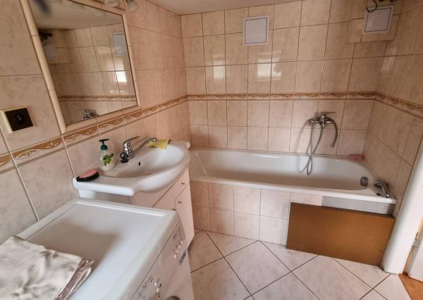 *REZERVOVANÉ*  4-izb rodinný dom s pozemkom 900 m²  - Moravany n/V