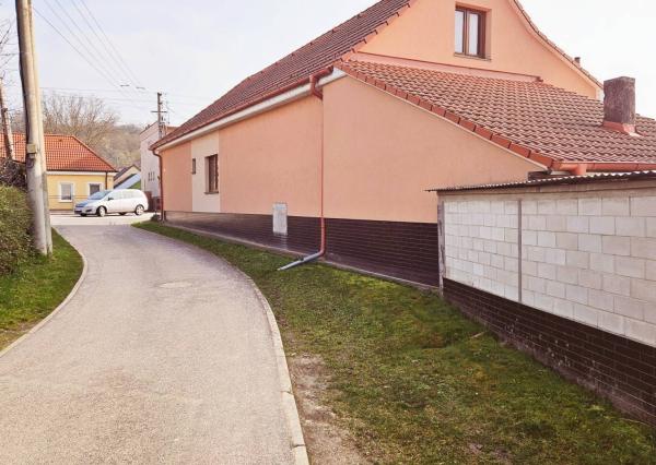 *REZERVOVANÉ*  4-izb rodinný dom s pozemkom 900 m²  - Moravany n/V