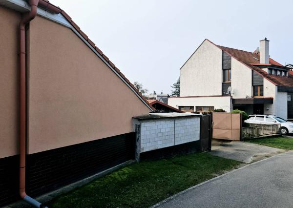 *REZERVOVANÉ*  4-izb rodinný dom s pozemkom 900 m²  - Moravany n/V