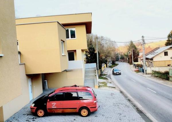 AKCIA !!! 135.000,-€, Trojizbový mezonetový byt Banka pri Piešťanoch