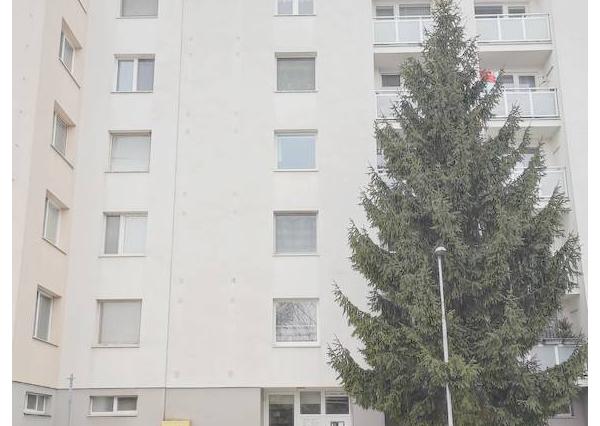 Veľký 4-izbový byt, 90m2, Piešťany