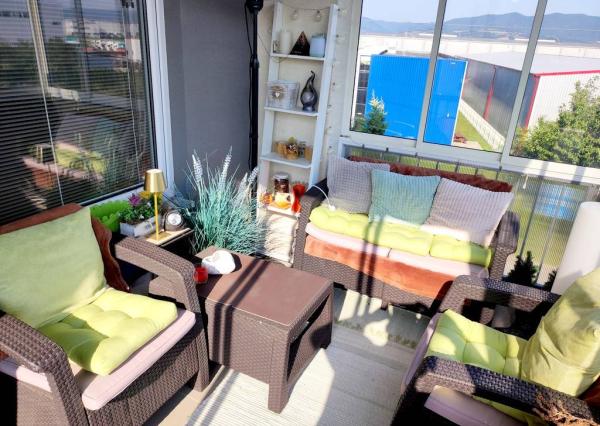 Na prenájom 2 izbový byt s parkovacím miestom, Trencianske Stankovce-S