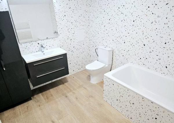 PREDANÉ 2 izbový byt Bánovce nad Bebravou / CENTRUM / TERASA 7 m2 