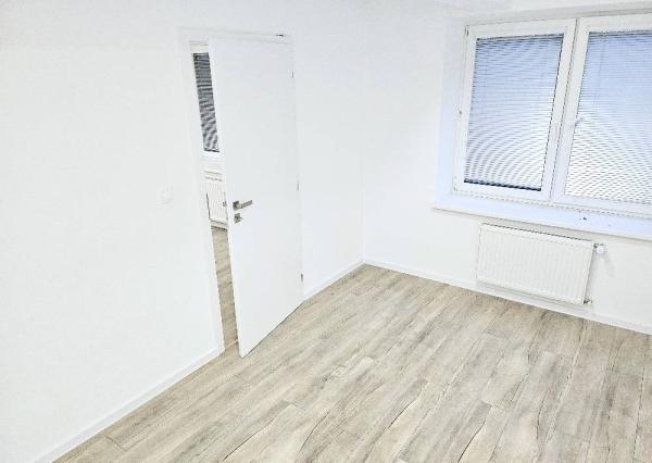 PREDANÉ 2 izbový byt Bánovce nad Bebravou / CENTRUM / TERASA 7 m2 