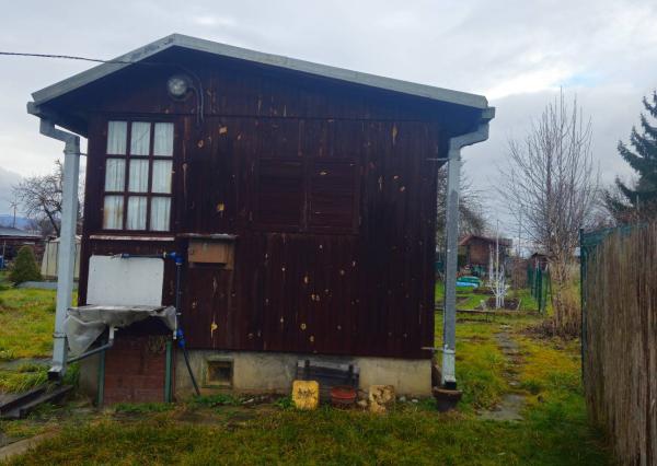 Záhradná chata s pozemkom Nová Dubnica