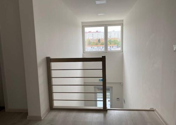 Kancelárske a prevádzkové priestory- Dubnica nad Váhom (52 m2, 104 m2)