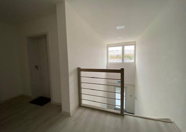 Kancelárske a prevádzkové priestory- Dubnica nad Váhom (52 m2, 104 m2)