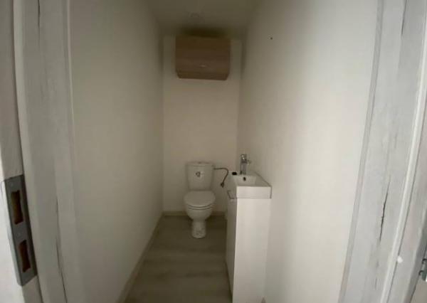 Kancelárske a prevádzkové priestory- Dubnica nad Váhom (52 m2, 104 m2)