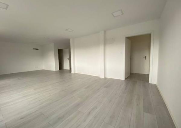 Kancelárske a prevádzkové priestory- Dubnica nad Váhom (52 m2, 104 m2)