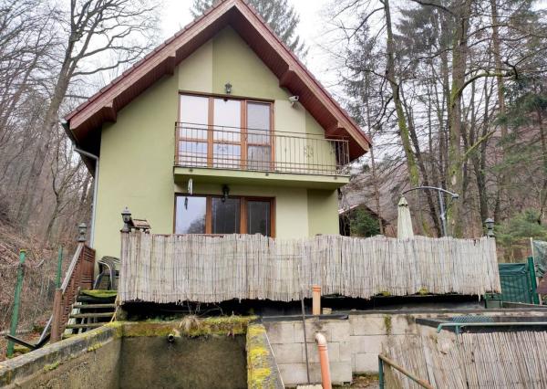 Murovaná chata v rekreačnej oblasti , Moravany nad Váhom - Výtoky