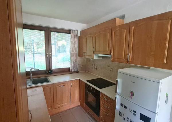 Murovaná chata v rekreačnej oblasti , Moravany nad Váhom - Výtoky